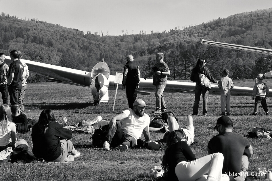 Szd-Allstar-Pzl-Glider-80th-Anniversary-Glider-Picknick-Hell
